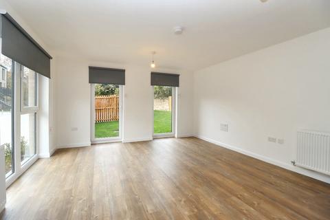 2 bedroom end of terrace house to rent, Kilpatrick Grove, Edinburgh, EH6