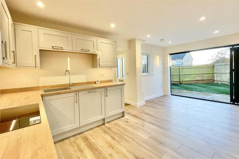 4 bedroom end of terrace house for sale, Cirencester