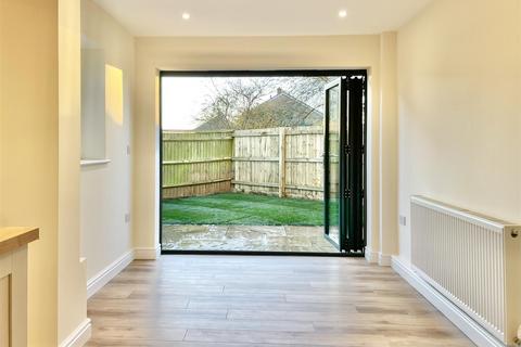 4 bedroom end of terrace house for sale, Cirencester