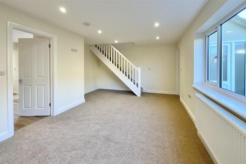 4 bedroom end of terrace house for sale, Cirencester