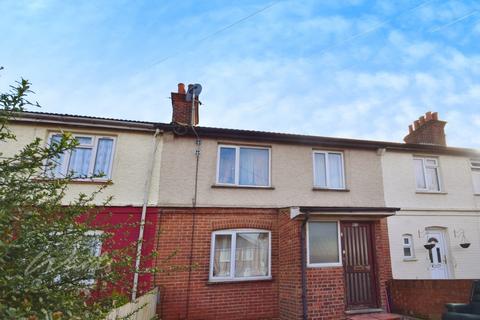 3 bedroom terraced house to rent, White Road Chatham ME4