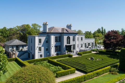 7 bedroom detached house for sale, Sunningdale Manor, St Saviour