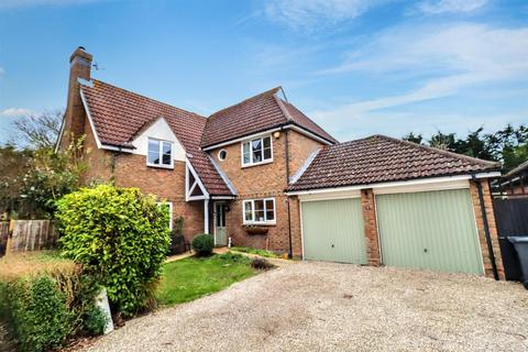 4 bedroom detached house for sale, Wigeon Close, Great Notley, Braintree