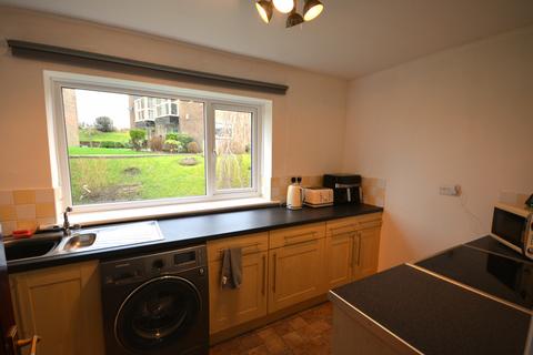 2 bedroom flat to rent, Heywood Court, Middleton, M24 4RR