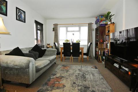 2 bedroom flat for sale, Church Road, Ashford TW15