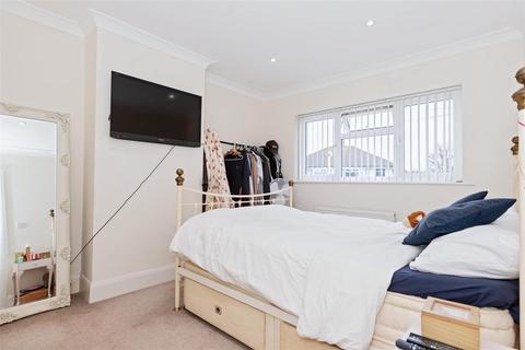 33 Turner Road, Worthing, BN14 8PY