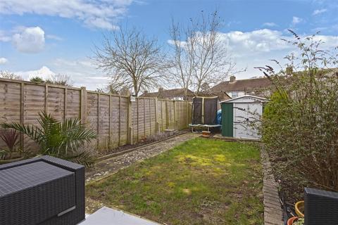 33 Turner Road, Worthing, BN14 8PY