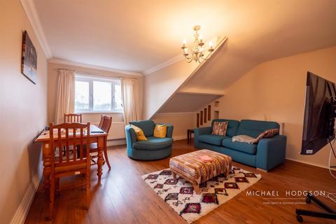 2 bedroom flat for sale, Thornhill Gardens, Thornhill, Sunderland