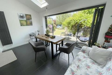 3 bedroom semi-detached house for sale, Clive Close, Potters Bar, Hertfordshire, EN6 2AE