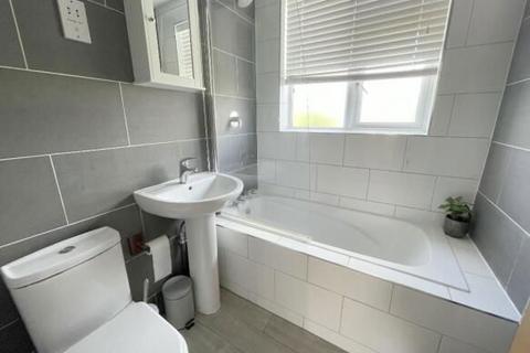 38 Clive Close, Potters Bar, EN6 2AE