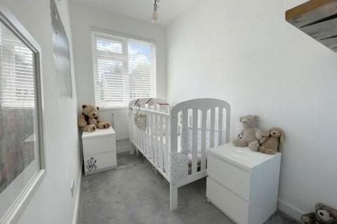 38 Clive Close, Potters Bar, EN6 2AE