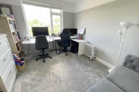 38 Clive Close, Potters Bar, EN6 2AE
