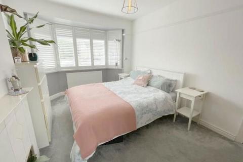 38 Clive Close, Potters Bar, EN6 2AE