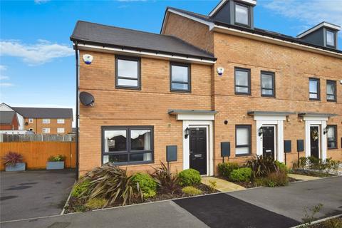 2 bedroom semi-detached house for sale, Buttermere Gardens, Hullbridge, Hockley, Essex, SS5