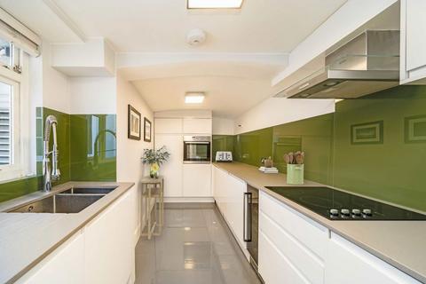 2 bedroom flat for sale, Gloucester Terrace, London W2