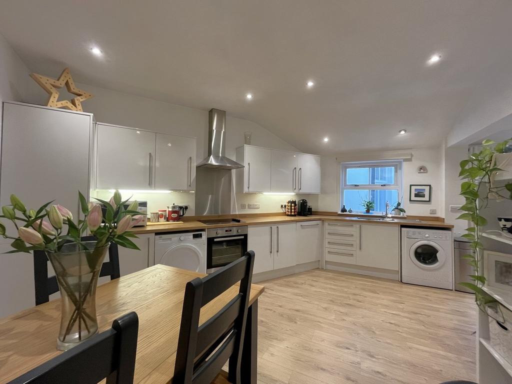 Kitchen dining