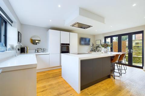 3 bedroom link detached house to rent, Haw Croft, Cononley, BD20