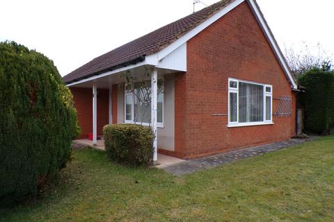 3 bedroom bungalow to rent, Chestnut Close, Wellington