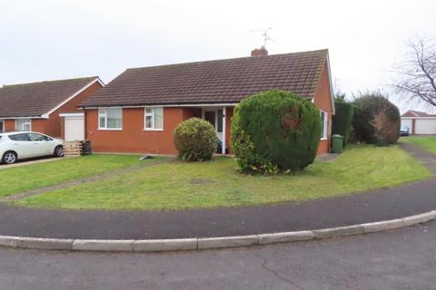 3 bedroom bungalow to rent, Chestnut Close, Wellington