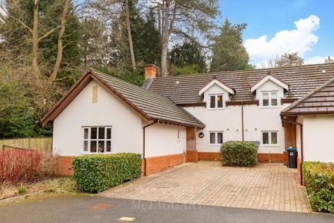 2 bedroom bungalow for sale, Charters Village Drive, East Grinstead RH19