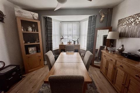 3 Aberlash Road, Ammanford, SA18 3NE
