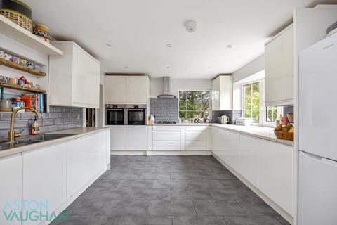 4 bedroom detached house for sale, Withdean Rise, Brighton BN1