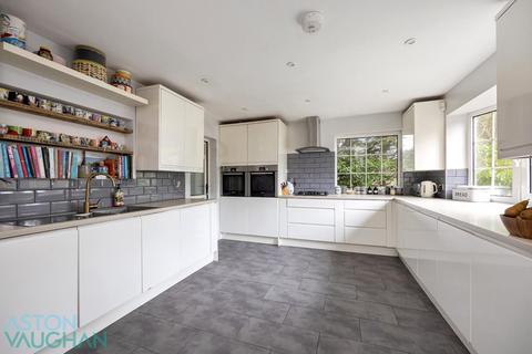 4 bedroom detached house for sale, Withdean Rise, Brighton BN1