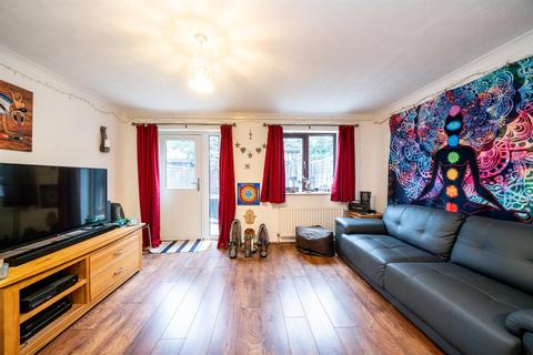 6 Birch Leys, Hemel Hempstead, HP2 7SA