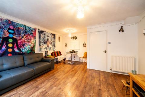 6 Birch Leys, Hemel Hempstead, HP2 7SA