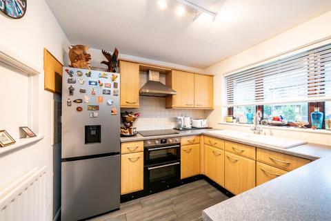 6 Birch Leys, Hemel Hempstead, HP2 7SA