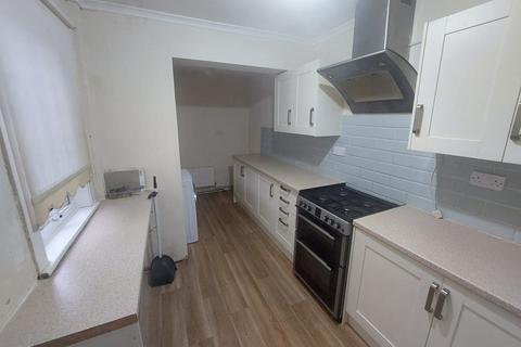 3 bedroom end of terrace house to rent, Westfield Lane, Mansfield, NG19