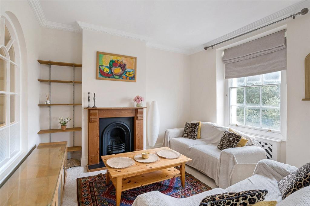 Sitting/Dining Room