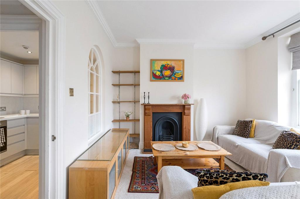 Sitting/Dining Room