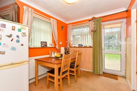 3 bedroom detached house for sale, Chaplains Avenue, Waterlooville, Hampshire