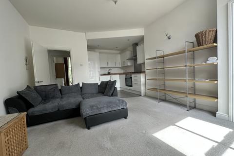 2 bedroom flat for sale, Oakwood Lane, Leeds LS8