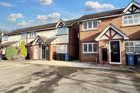 2 bedroom end of terrace house for sale, Bradgreen Road, Manchester M30