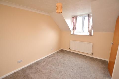 2 bedroom flat to rent, Roydstone Court, Cromer