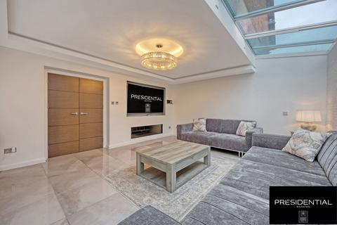 6 bedroom property for sale, Fairview Road, Chigwell IG7