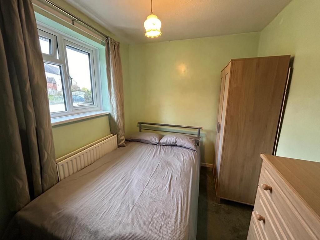 Bed 3.jpg