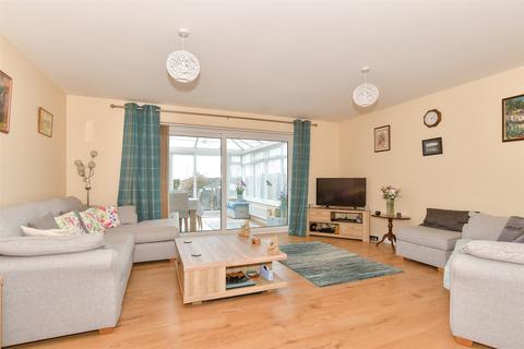 3 bedroom chalet for sale, Summerville Avenue, Minster-On-Sea, Sheerness, Kent