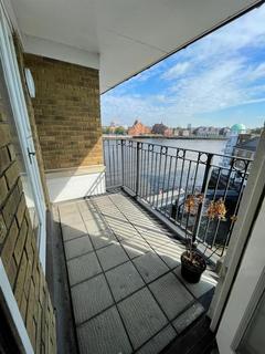 2 bedroom property for sale, Princes Riverside Road, Tudor Court Princes Riverside Road, SE16