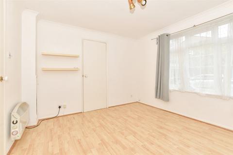 1 bedroom ground floor flat for sale, The Oaks, Southwater, West Sussex