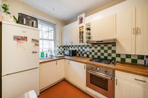 2 bedroom apartment to rent, Doddington Grove London SE17