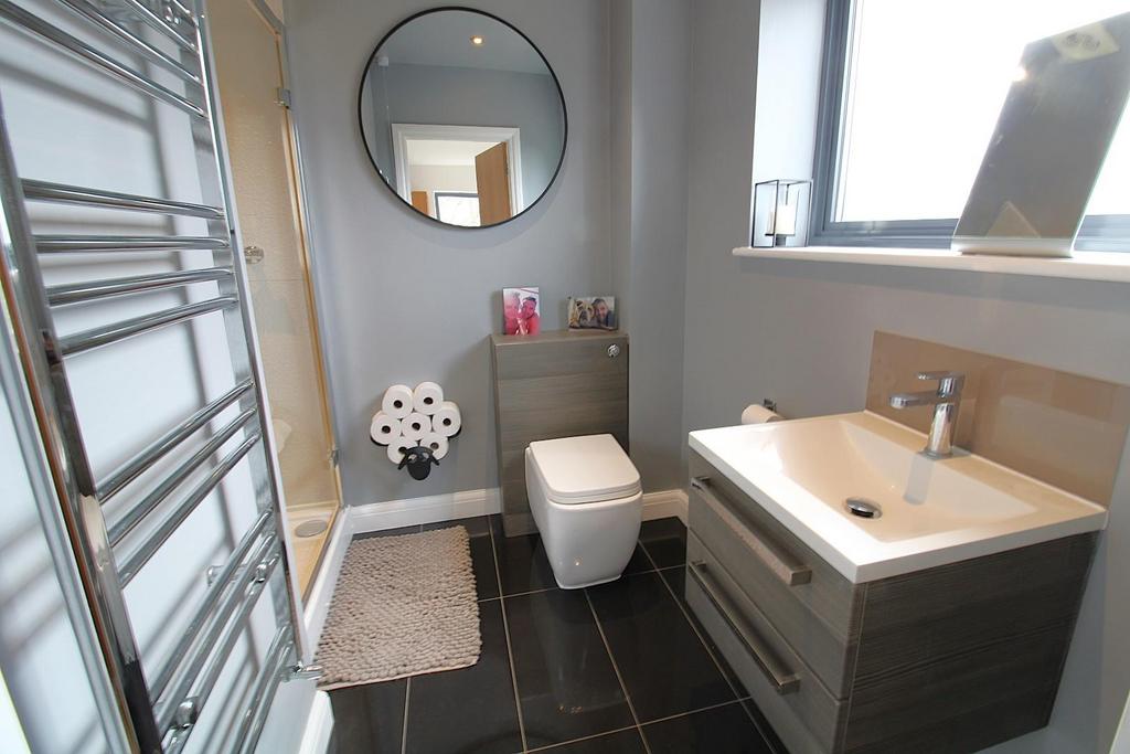 En Suite Shower Room