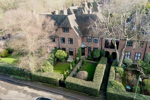 5 bedroom house for sale, Heath Close, Hampstead Garden Suburb, NW11