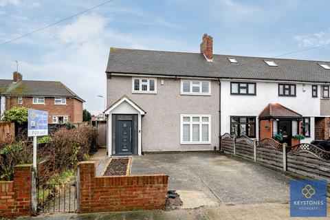 2 bedroom end of terrace house for sale, Anson Close, Collier Row, RM7