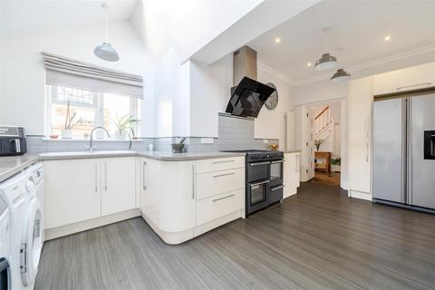 43 Manor Road, Paignton, TQ3 2HZ