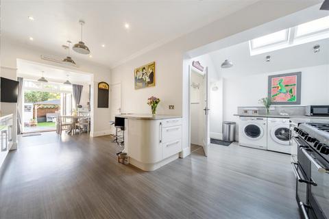 43 Manor Road, Paignton, TQ3 2HZ