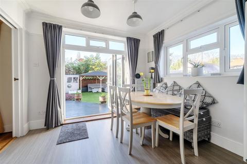 43 Manor Road, Paignton, TQ3 2HZ