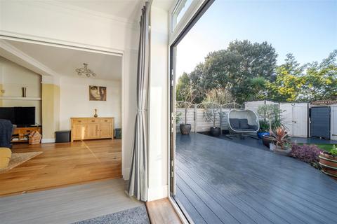 43 Manor Road, Paignton, TQ3 2HZ